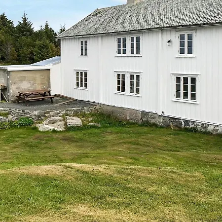Hébergement de vacances Six-bedroom In Bud