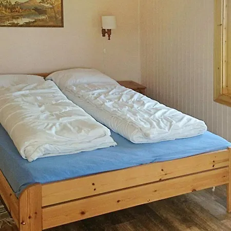 Six-bedroom In * Bud